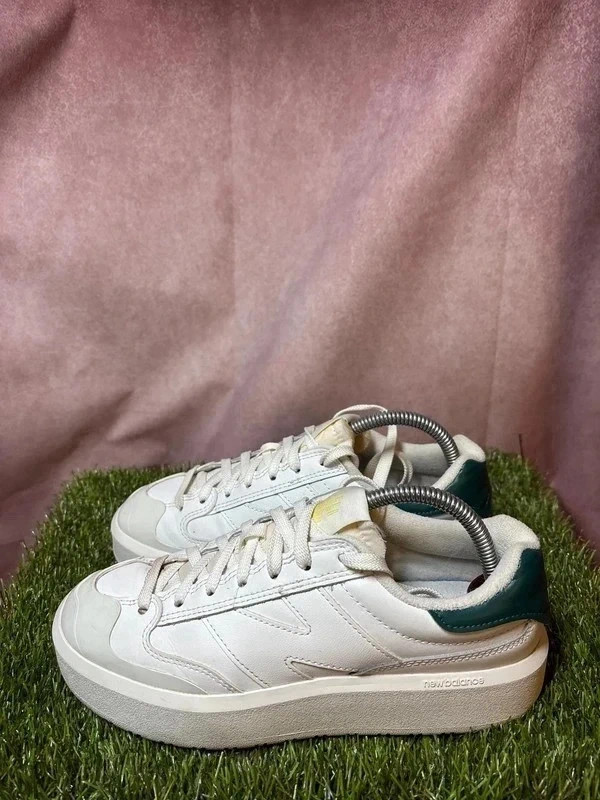 New Balance CT302 Trainers white and green image 3