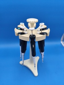 Set of 5 Gilson Adjustable pipettes 2 10 20 200 1000 Calibrated New Seal w Stand