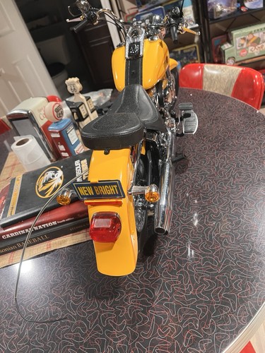 New Bright Harley-Davidson Fat Boy Remote Control R/C Motorcycle 6V - Picture 7 of 16