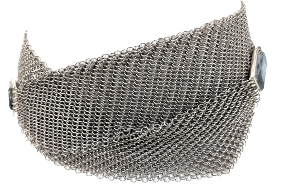 Cinturón maximalista Art Deco ancho asimétrico de malla plateada de colección años 90 Y2K glamour Foto 2 de 4