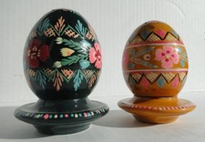 Wooden Floral Pattern Easter Egg Shaped Salt Pepper Shakers Hand Painted
