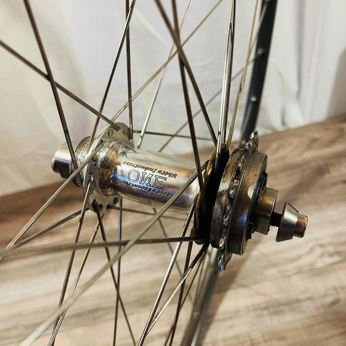 White Industries ENO Eccentric Hub Single Speed 700C Rear Wheel
