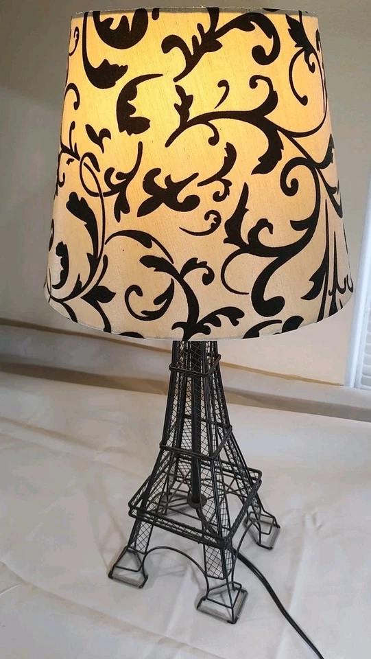 Stiffel Table Lamp Novelties lamp in the Shape of the Eifel Tower - Image 2 of 4