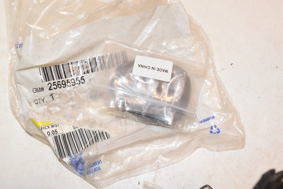 Nuevo de Lote Antiguo GM OEM 04-06 Chevy SSR 01-04 Corvette Transmisor Remoto - 25695955 - B2-134 Foto 3 de 3