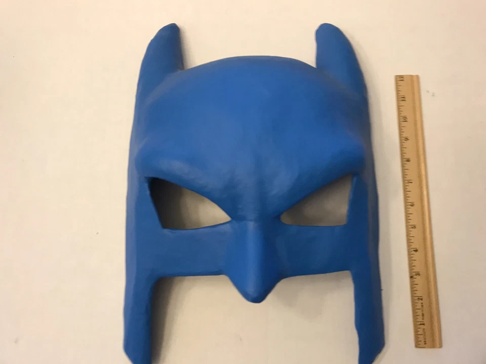 Máscara de pared Pottery Barn Kids DC Comics Batman capucha/máscara 16"" de alto" Foto 2 de 4