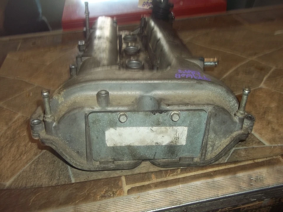 Cubierta de válvula de motor Terrain Equinox 11-17 Regal 12-17 Verano 2010-2017 2,4 L OEM Foto 3 de 4