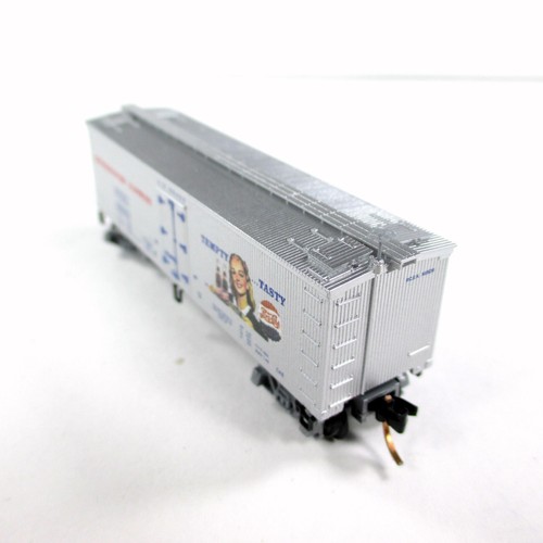 N Scale ***PEPSI-COLA*** 36' Wood Ice Reefer -- PCEX 58506 -- Micro Trains 58560 - Picture 3 of 4