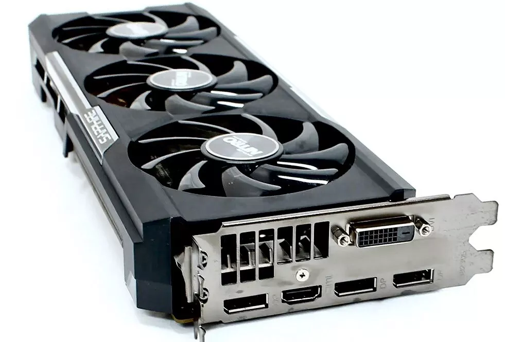 SAPPHIRE NITRO Radeon R9 390 8GB GDDR5 w/ backplate