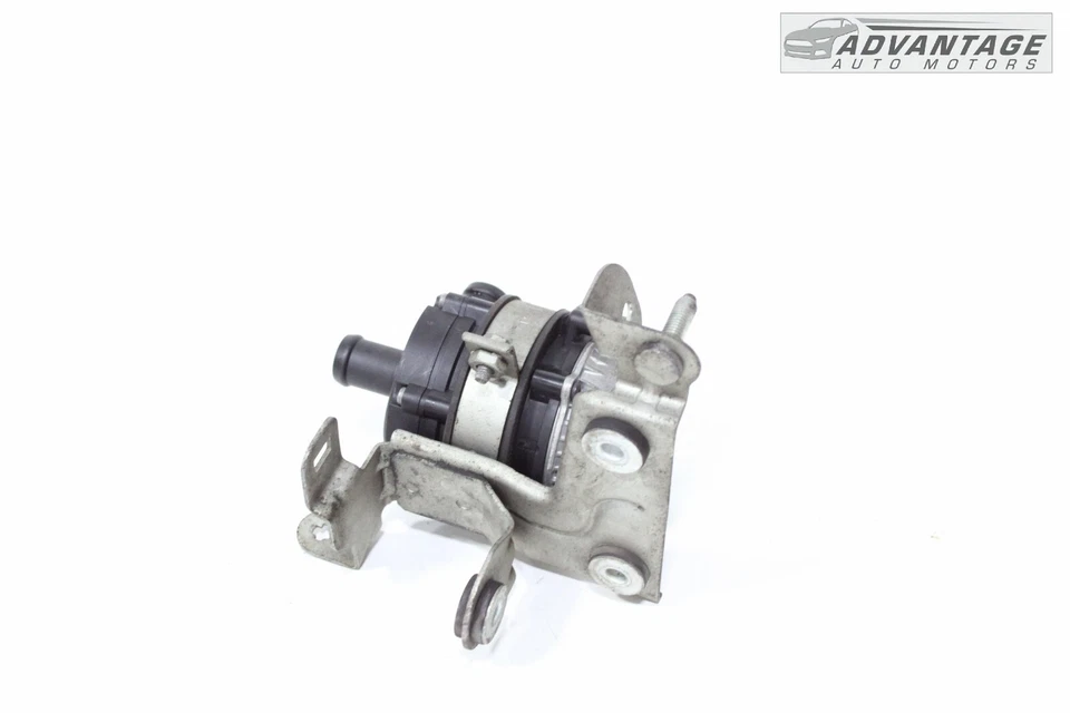 2014-20 MASERATI GHIBLI 3.0L ENGINE COOLANT AUXILIARY WATER PUMP W/ BRACKET OEM - Image 3 of 4