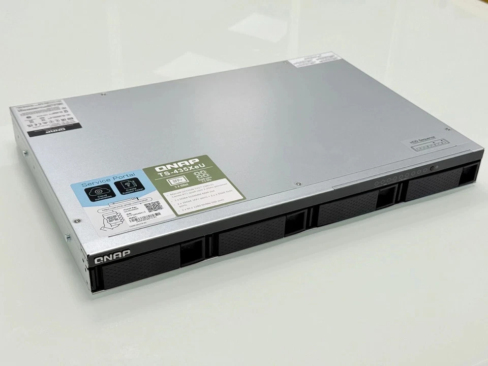 NAS (Nuovo) - QNAP TS-435XeU - 4 bay SSD/HDD - SFP+ 10GbE - 2x Ethernet 2.5GbE - Immagine 3 di 4