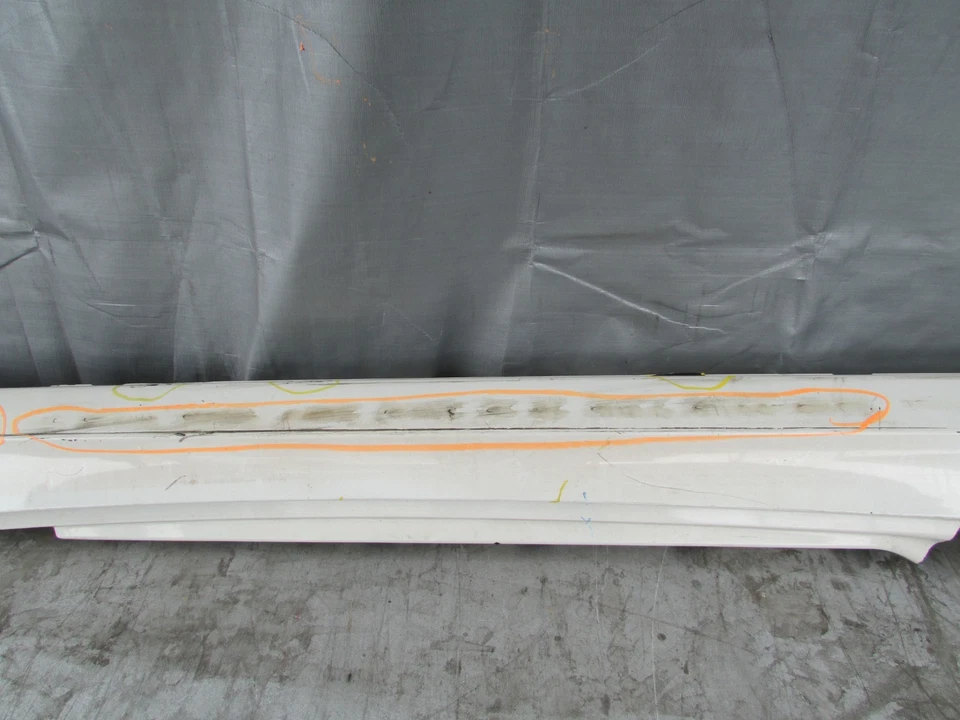 BMW 128I E82 2008-2013 lado derecho basculante panel faldón moldura blanco alpino OEM Foto 4 de 4
