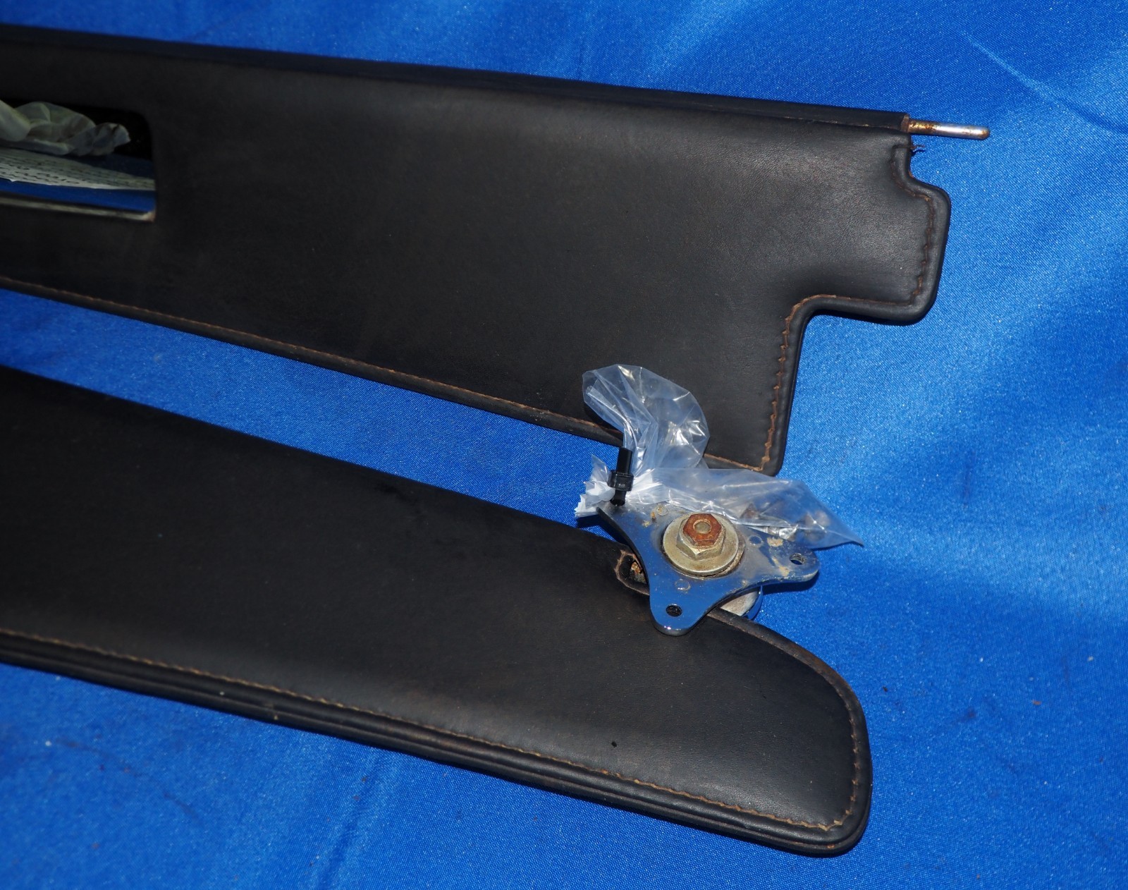 Rolls-Royce Silver Shadow 1965-1968 Left, right Sun visors Pair