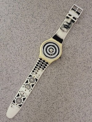 Swatch Hypnotic Eye SUOZ126 Uhr Vintage Funktioniert