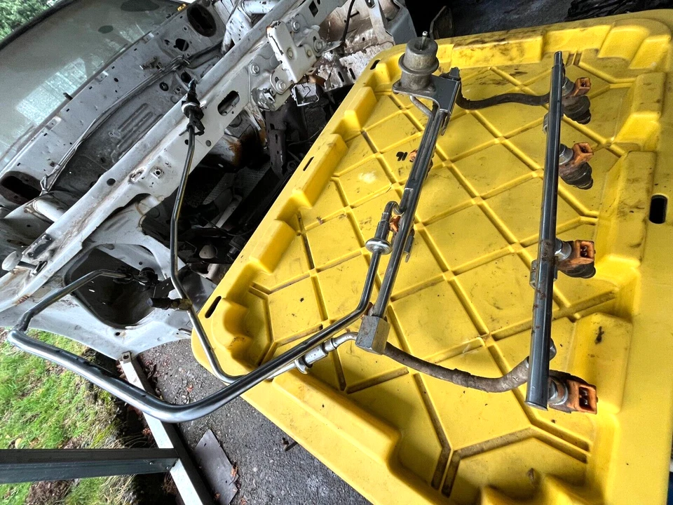 86-93 Ford Mustang 5.0 302 riel de combustible superior + línea dura inferior + 8 inyectores de 19 libras Foto 4 de 4