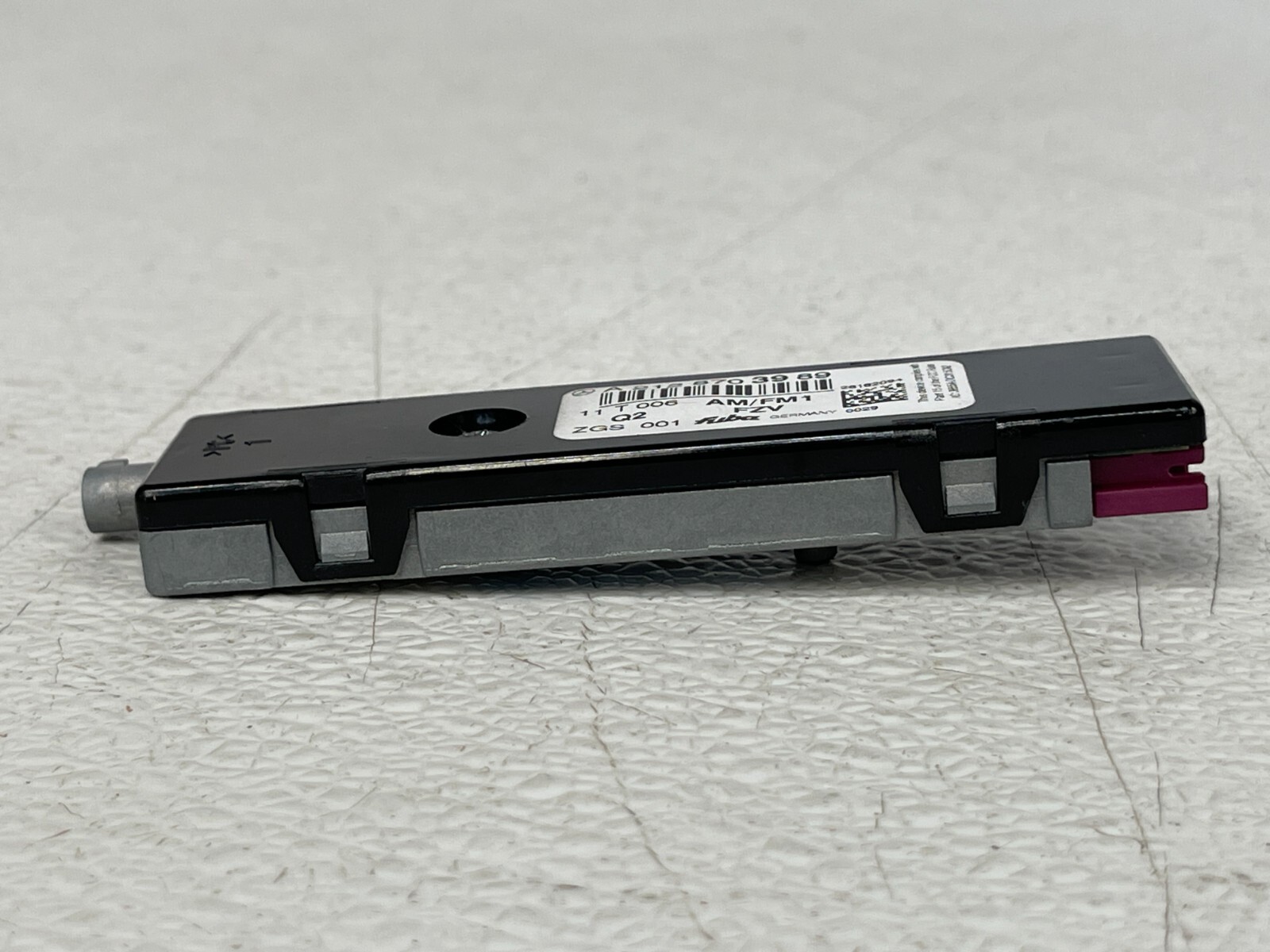 2010 2011 2012 MERCEDES BENZ E350 Am FM Antenna Amplifier Module 