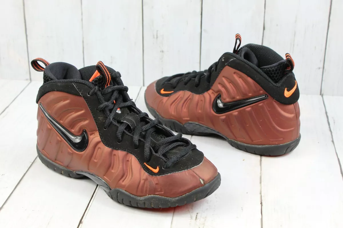 This Nike Air Foamposite Pro Has Color-Shifting Uppers