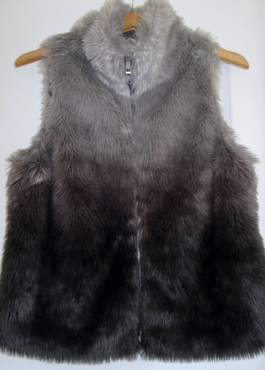 NORDSTROM Smudge Ombre FEVER FAUX FUR VEST VEGAN $98 Chinchilla/Gray/Brown MED View 3