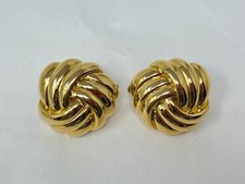 Beautiful Vintage Goldtone 1" Knot Shaped Clip on Earrings
