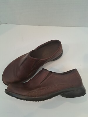Merrell Women s Tetra Fling  Saddle BrownLeather Slip On Miles Size 6.5