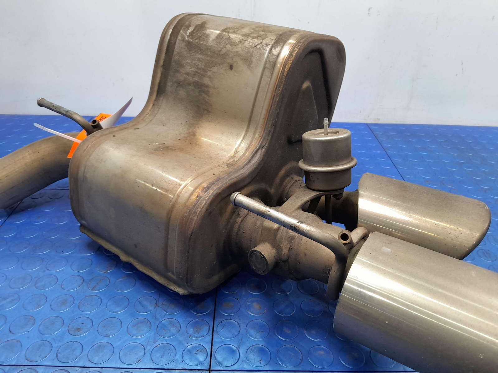 18 Maserati Ghibli 3.0L Turbo RWD Rear Exhaust Muffler Right Passenger Side OEM