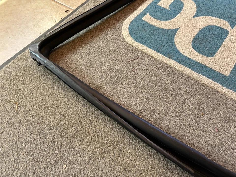 Toyota Tundra/Sequoa 2007-2021 puerta delantera derecha cristal canal de funcionamiento sello OEM Foto 3 de 4