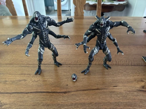Marvel Legends Avengers: Infinity War Outriders 2 Pack