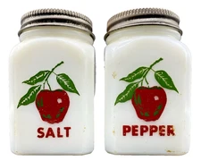 VINTAGE MILKGLASS w/ APPLE MOTIF SALT & PEPPER SHAKERS TIPP CITY / McKEE