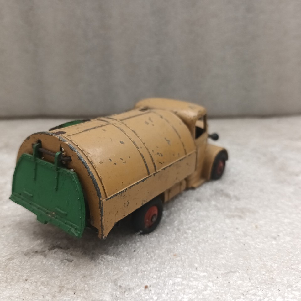 Dinky Toys 1:43 - 1 - Camion miniature - ref. 521 Bedford Lorry - Très