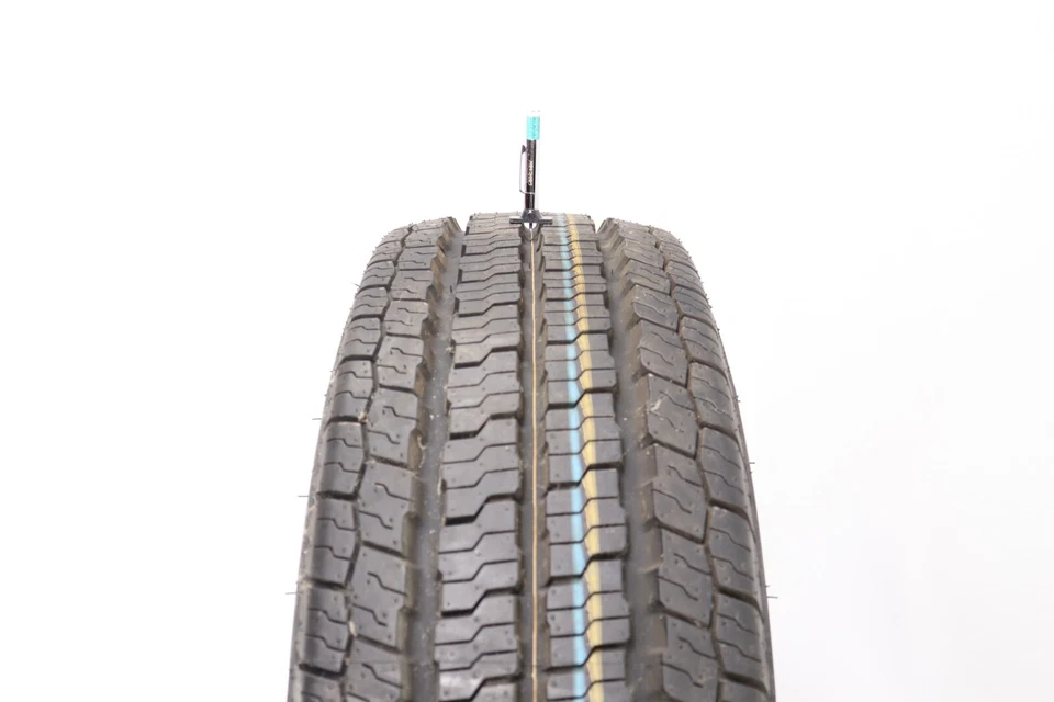 Juego de 2 nuevos LT 225/75R16 Nexen Roadian CT8 HL - 115/112R - 15/32 Foto 3 de 4