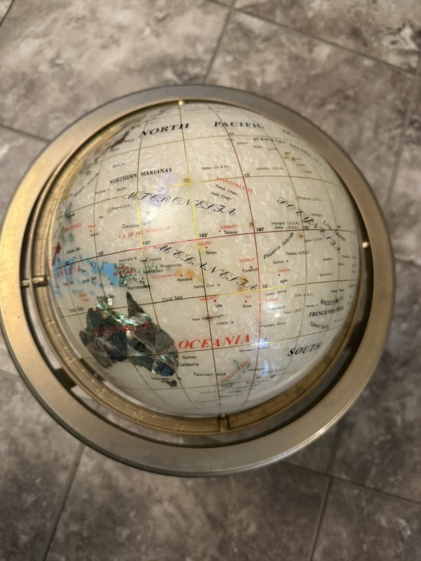 Executive Vintage World Globe – Luxury Metal Framed Rotating Décor Piece