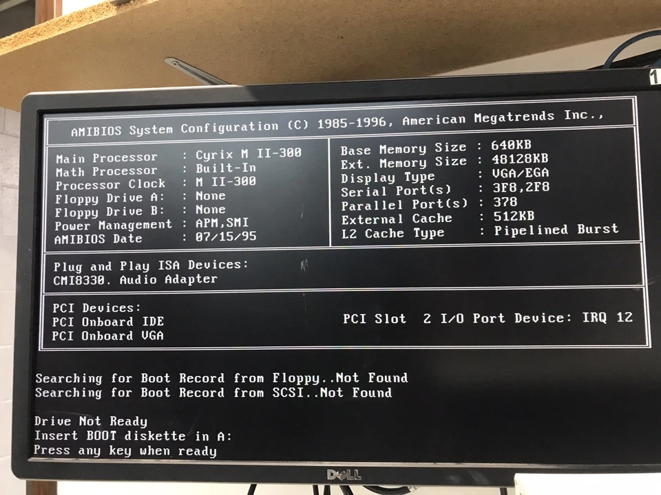 Computadora Retro American Megatrends con Cyrix M II-300 (233Mhz) SIN HD **LEER** Foto 2 de 4