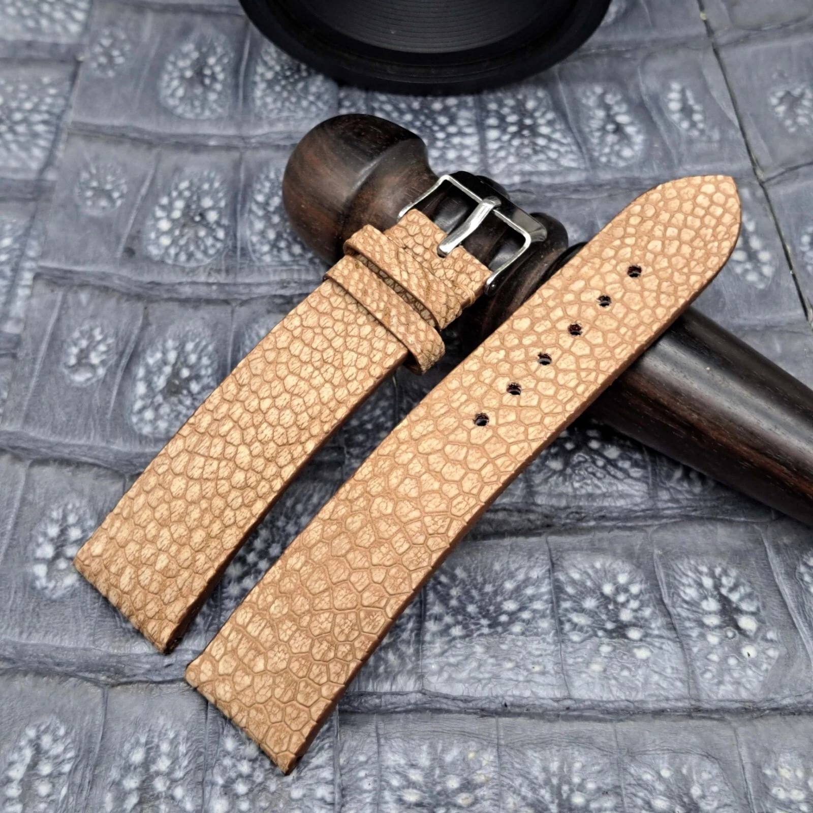 22mm/18mm Brushed Ostrich Leg Leather Watch Band Exotic Leather Minimalist Style