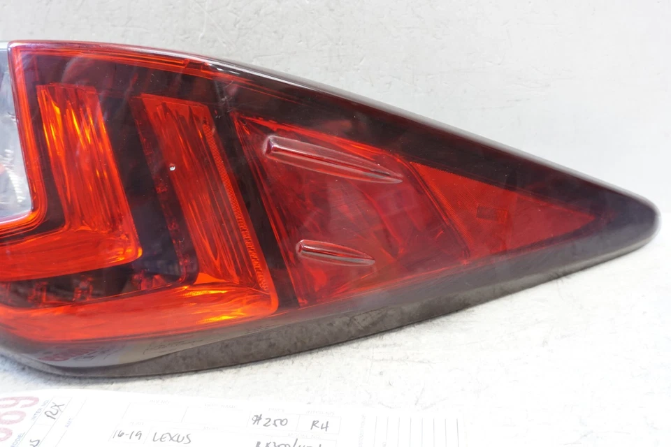 Luz trasera LED para pasajero derecho Lexus RX350 RX 450h 2016-2019 OEM 2017 JD108589 Foto 3 de 4
