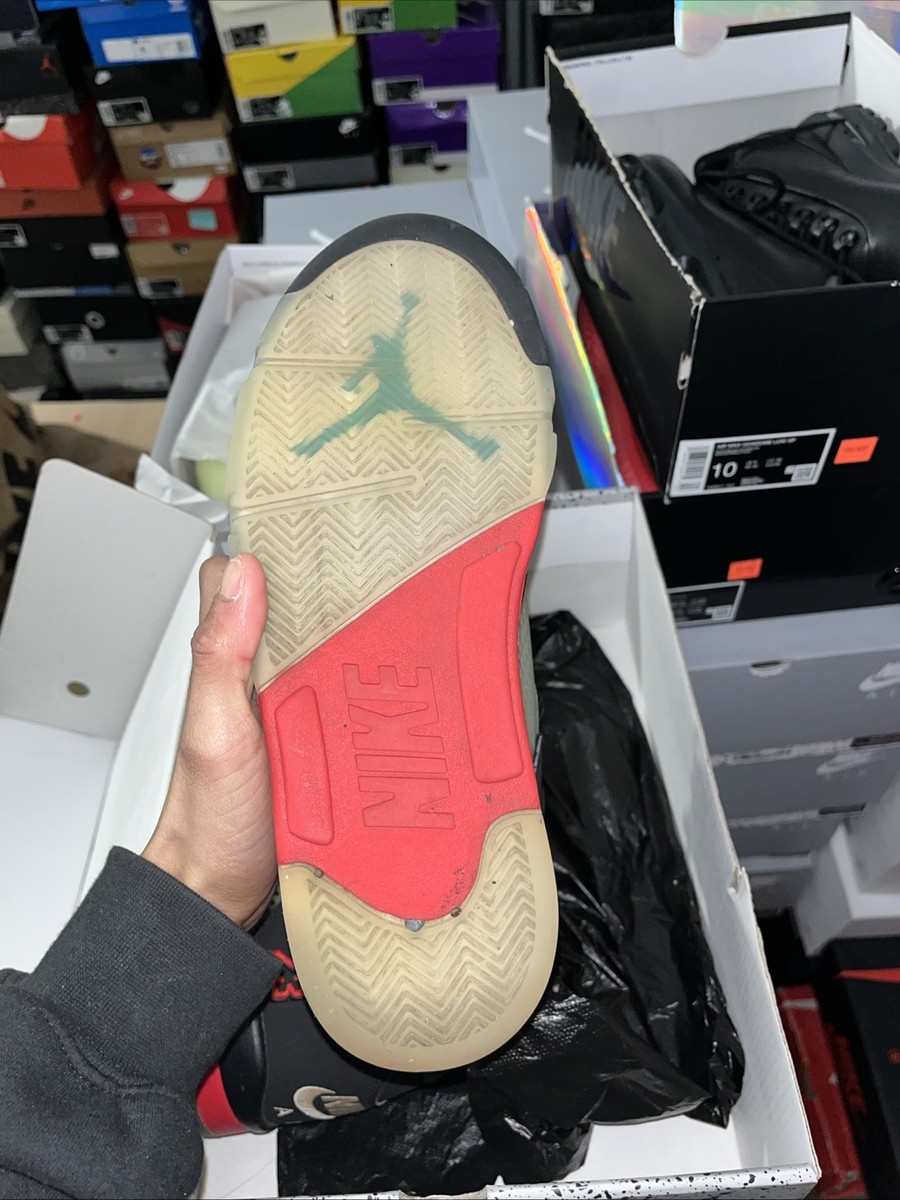Size 9.5 - Jordan 5 Retro Top 3 Black 2020, Slightly Pre Owned — product photo 5 of 9