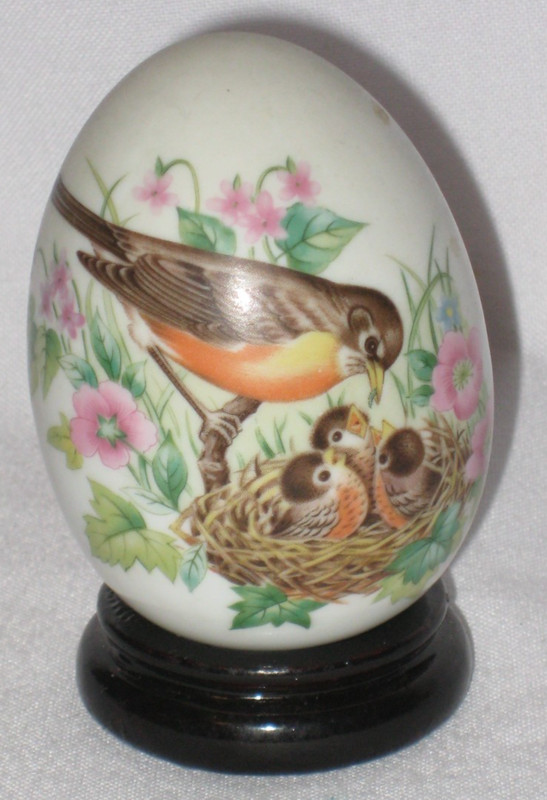 Avon Robin with Young in Nest Design Decorative Egg with Wood Stand - Pre-Owned