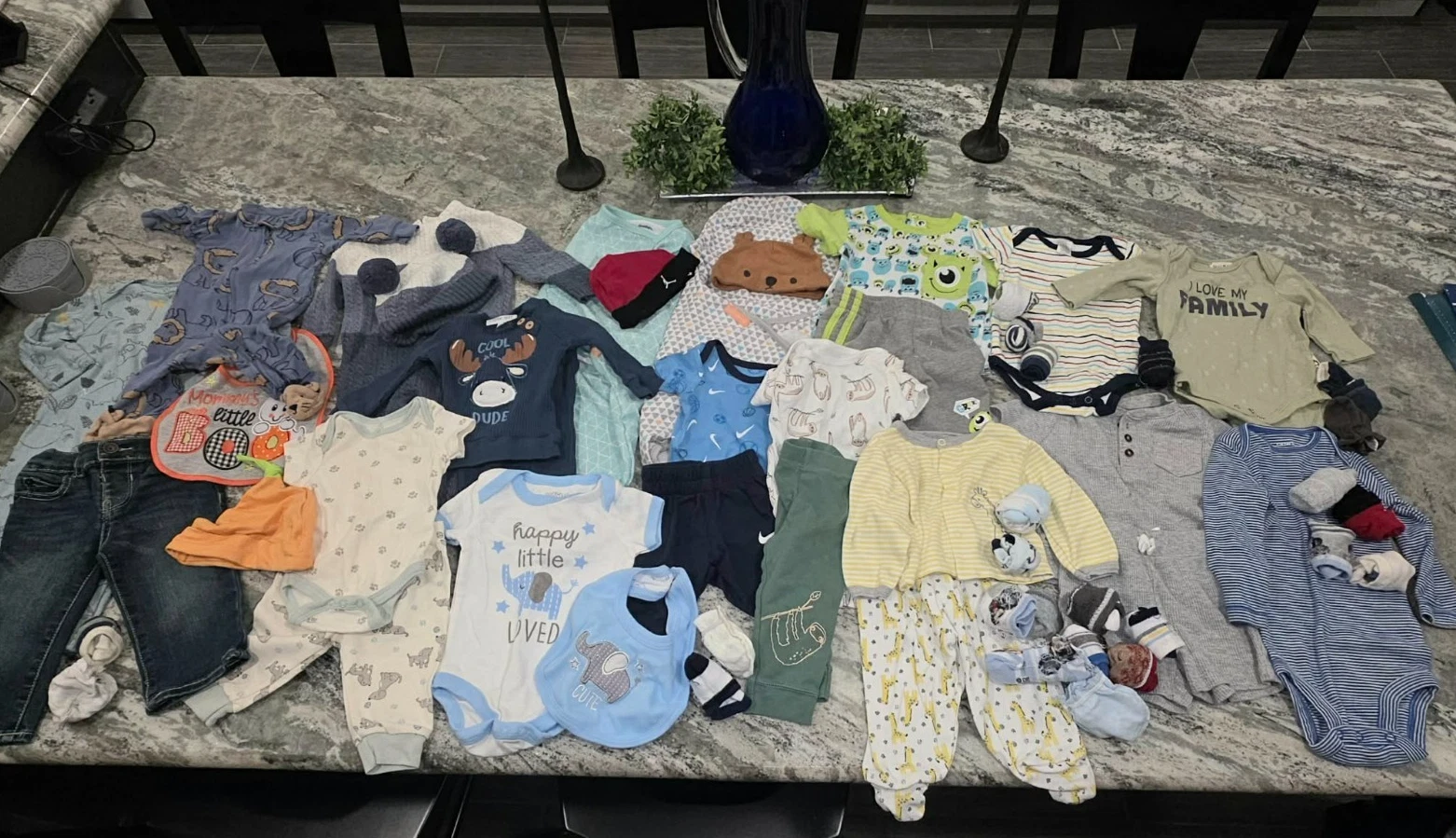 Huge Lot Baby Boy clothes NB up to 9 mths - Very good condition - Over 45 Pieces
Opens in a new wind