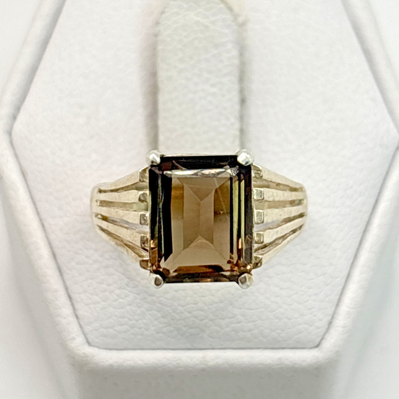Stunning .925 Vintage Sterling Silver Estate Ring Size 6.5 with Brown stone