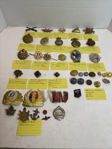 Military Lot  41 Mixed Cap Badges Buttons WW1 WW2 Foreign US Canada British Pins