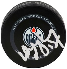 Wayne Gretzky Signed Los Angeles Kings Logo Hockey Puck (JSA Holo & Full Letter)