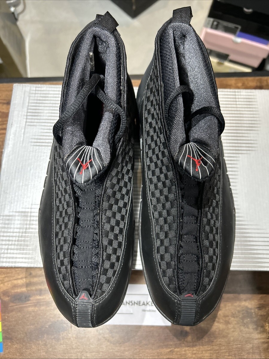 Size 8 - NIKE AIR JORDAN XV BLACK/VARSITY RED 136029-061