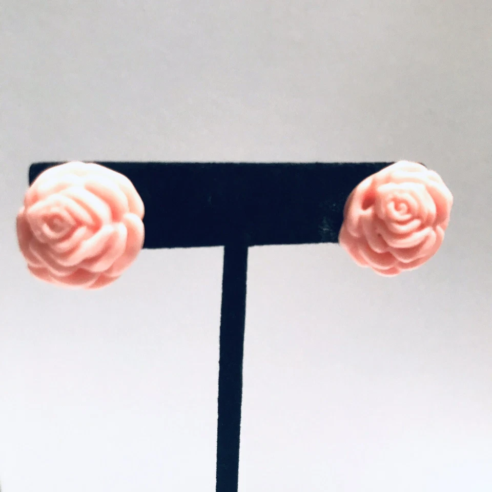 Aretes abiertos de resina rosa con poste de flores K915 Foto 3 de 4