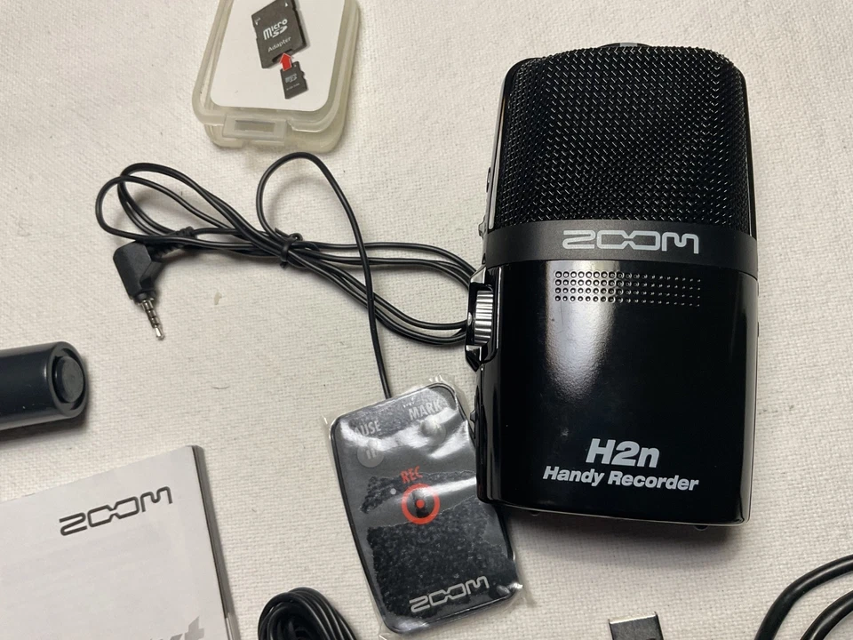 Der HAND-HELD RECORDER von ZOOM H2n incl. Zubehörpaket APH 2n.  - Bild 2 von 4