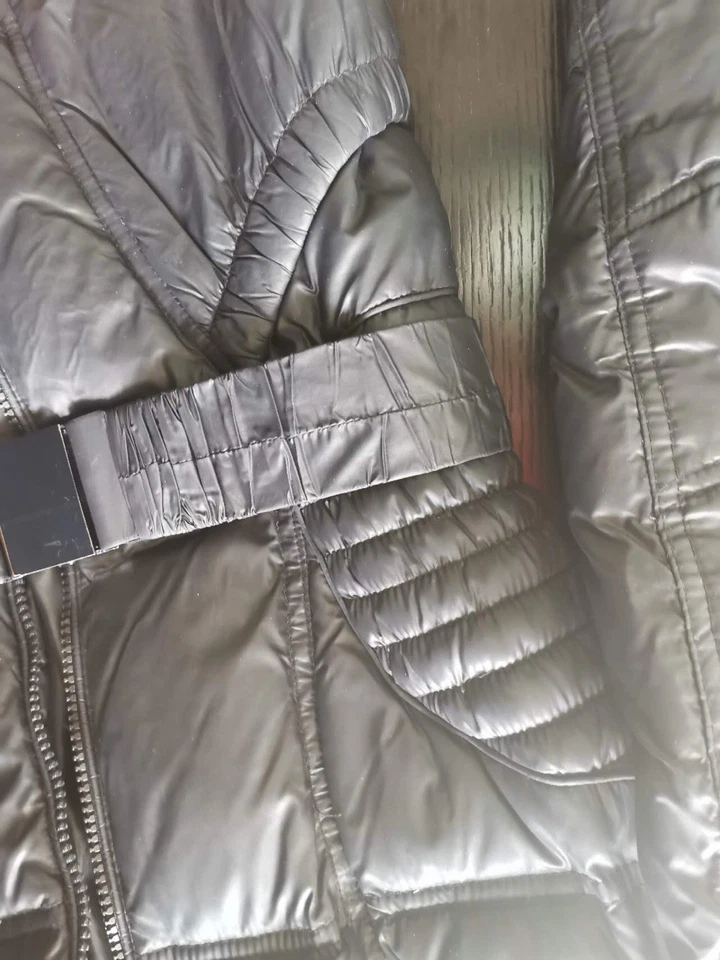 Abrigo de plumón para mujer Foto 4 de 4