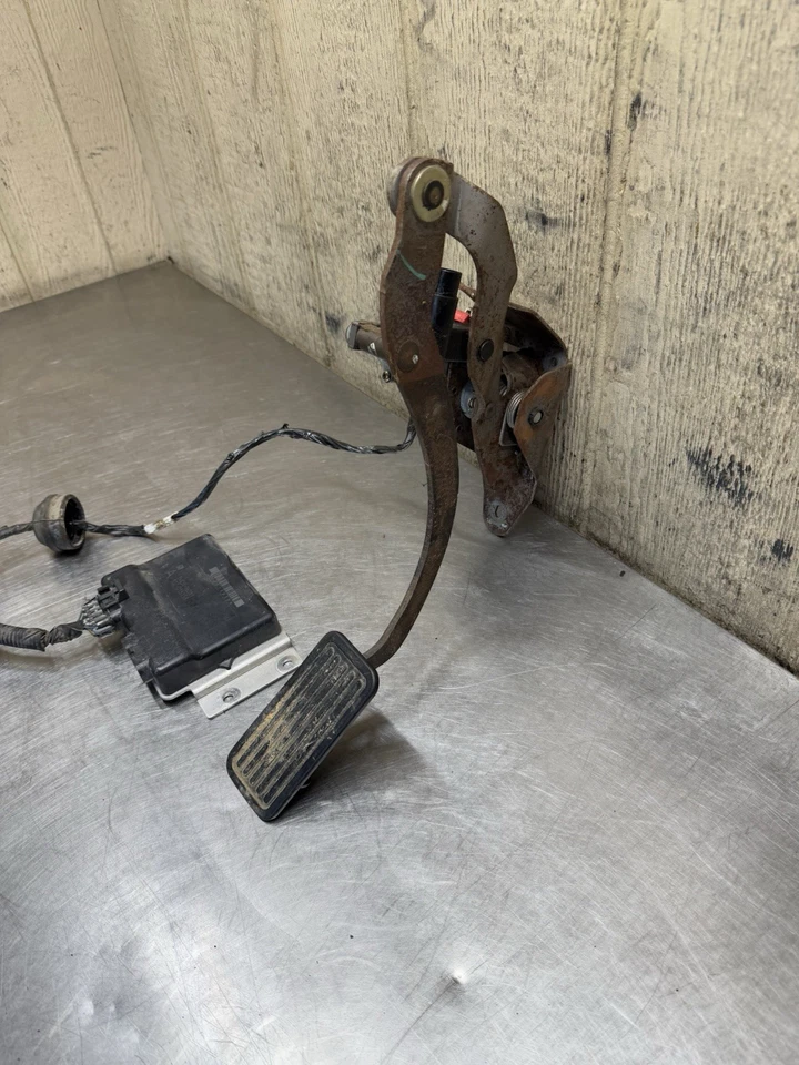 03-06 GM Silverado Tahoe Yukon Adjustable Gas Pedal Drive By Wire TAC Module OEM - Image 2 of 4