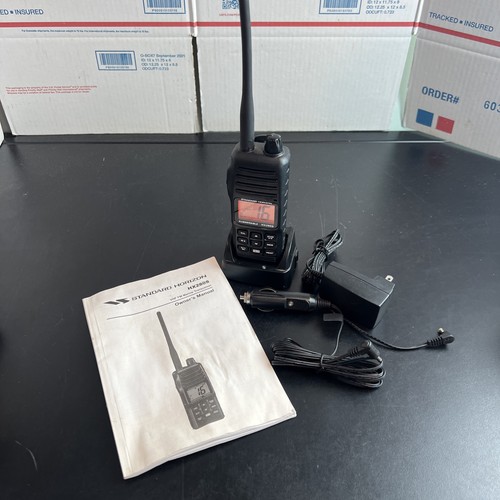 Radio émetteur-récepteur Motorola GTX 800 MHz - Modèle H11UCD6CU1AN - Vendu Pour Pièces Ou Réparation