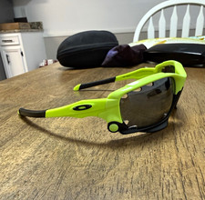 Occhiali da sole Oakley Jawbone ciclismo avvolgenti leggeri lenti nere specchiate UV400