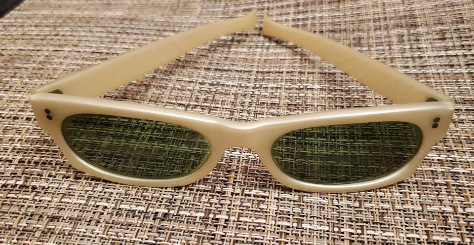 Очки солнцезащитные винтажные аптечные Polaroid Cool Ray 115 царапины на зеленых линзах - Изображение 2 из 4
