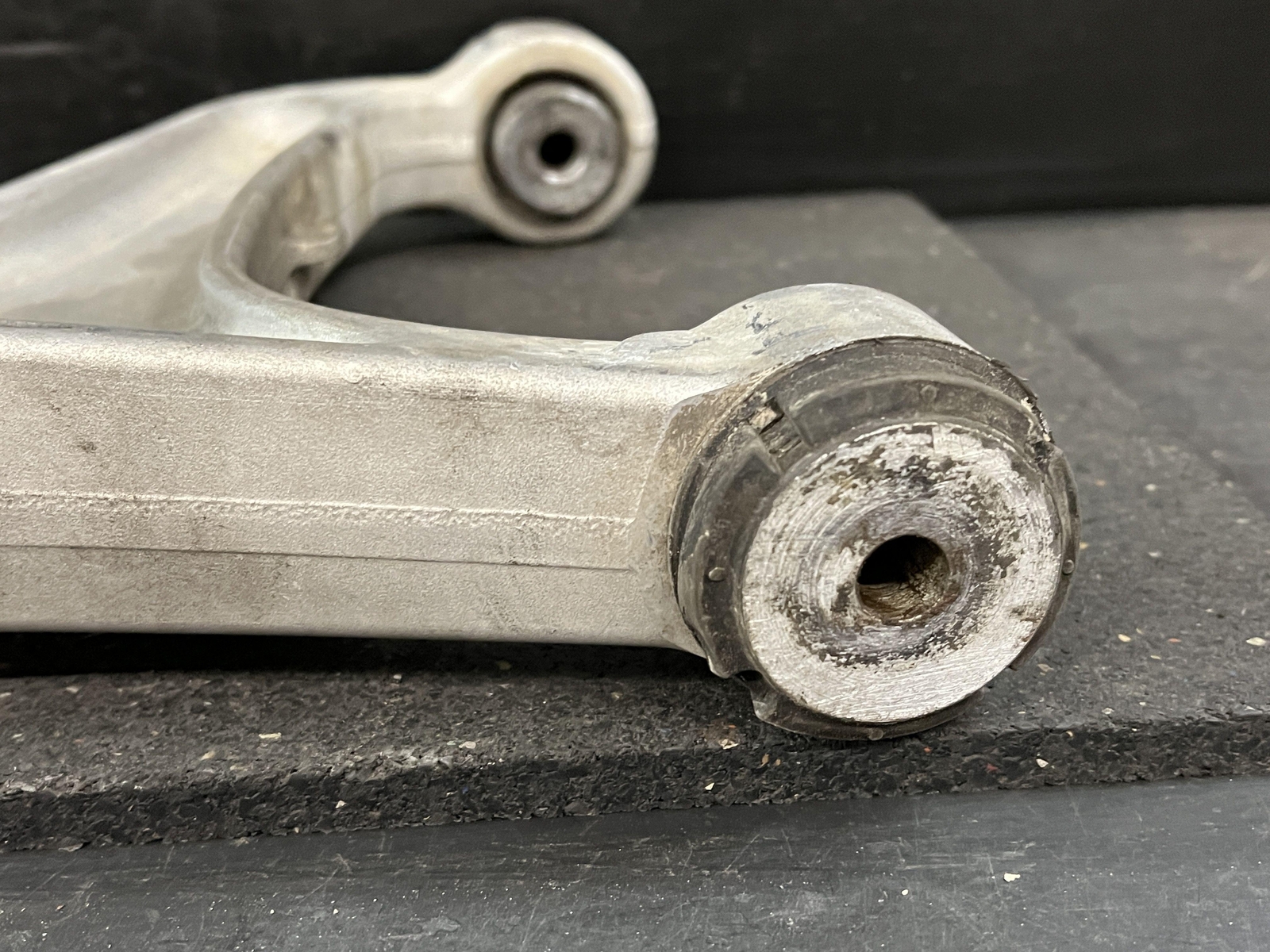 14-17 MASERATI GHIBLI FRONT PASSENGER RIGHT LOWER CONTROL ARM