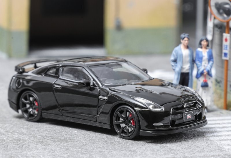 【新品】FocalHorizon 1/64 GT-R R32 全開閉 限定色 黒 新品】Focal Horizon 1/64 スカイライン GT-R R32 ブラック 全