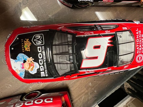 Die Cast Action Nascar (4 cars) Dodge #9 UAW National Training Center 1:24 - Picture 7 of 8